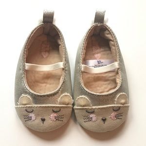 Size: 1 - NWOT Baby B’gosh Slip On Shoes